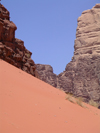 Jordan - Wadi Rum - Aqaba governorate: steep dune - photo by R.Wallace