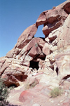 Jordan - Petra: rock arch - natural arch - photo by J.Kaman