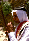 Saudi Arabia - Asir province: Alma museum - bedouin with rifle - photo by F.Rigaud