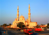 UAE - Jumeirah: mosque - late afternoon light - photo by Llonaid